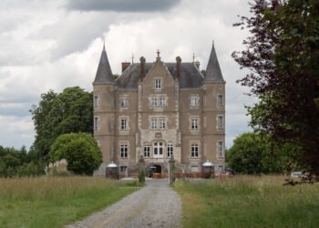 Escape to the Chateau